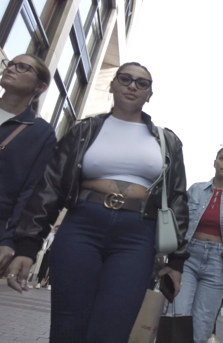 Busty Bimbo Braless (BUSTED)
