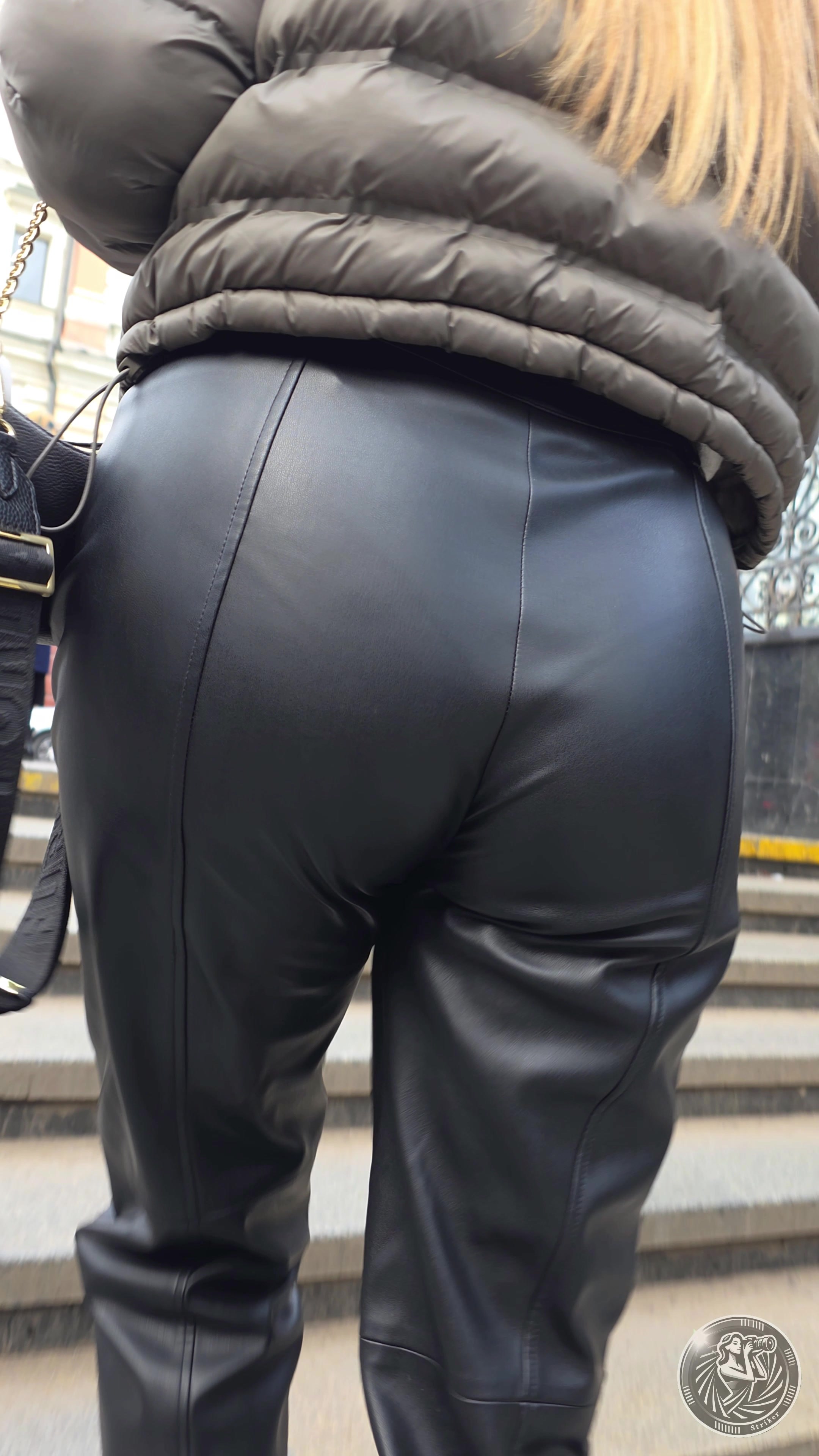 🖐HEY BABY🖐 Please wear your leather pants more often🙏